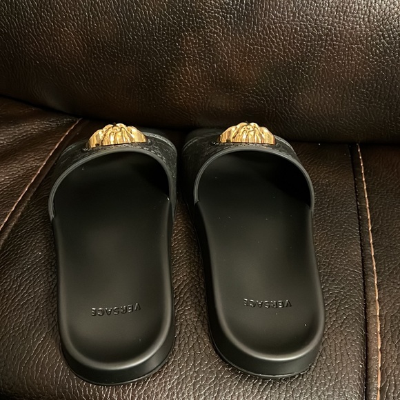 Versace La Medusa plaque logo monogram sandal slides flip flops NEW - Picture 6 of 9